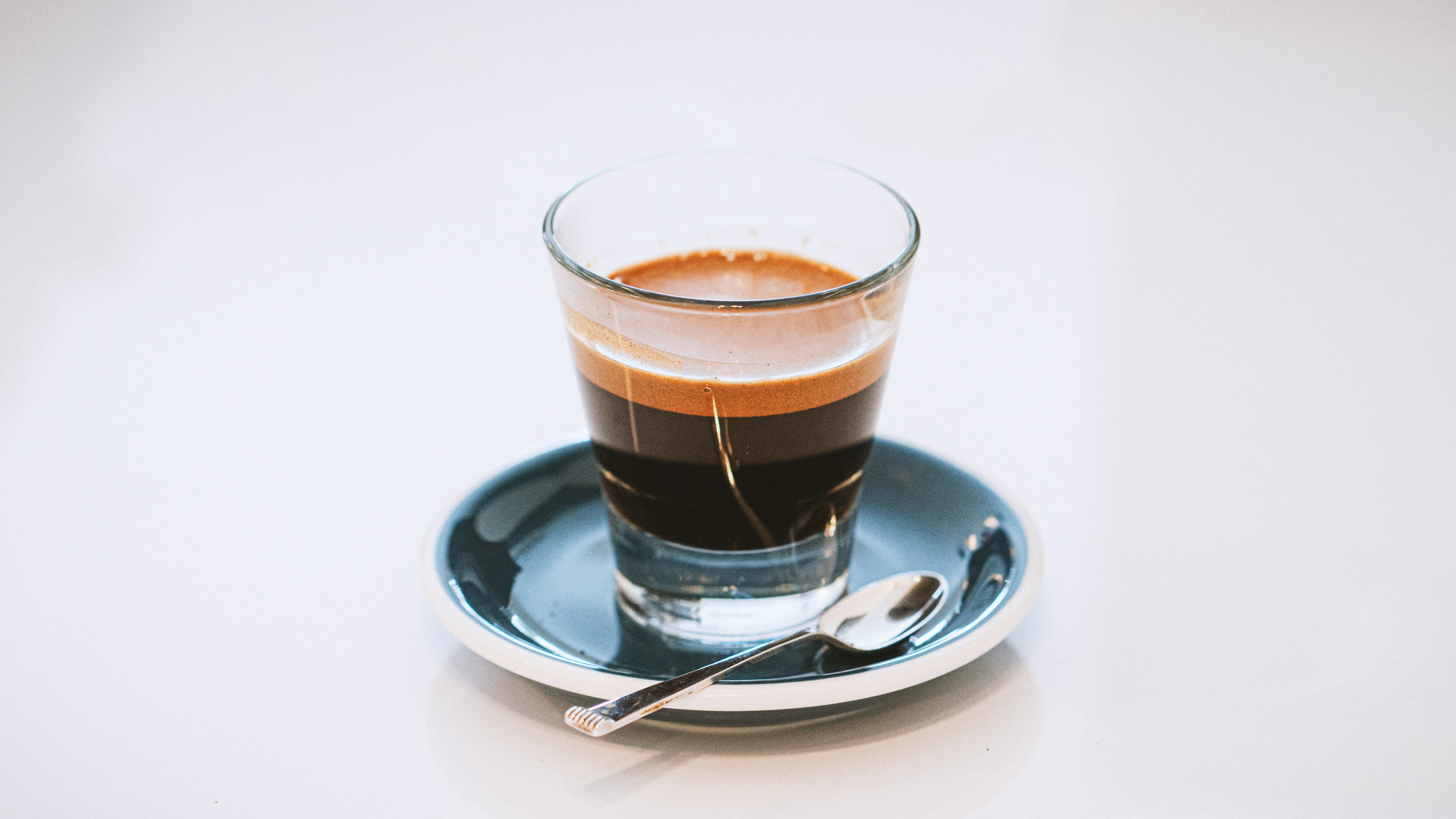 Espresso - Adi Goldstein (Unsplash)