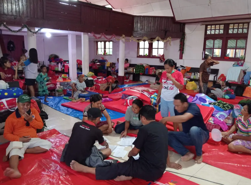 Kondisi pos pengungsian erupsi Gunung Ibu