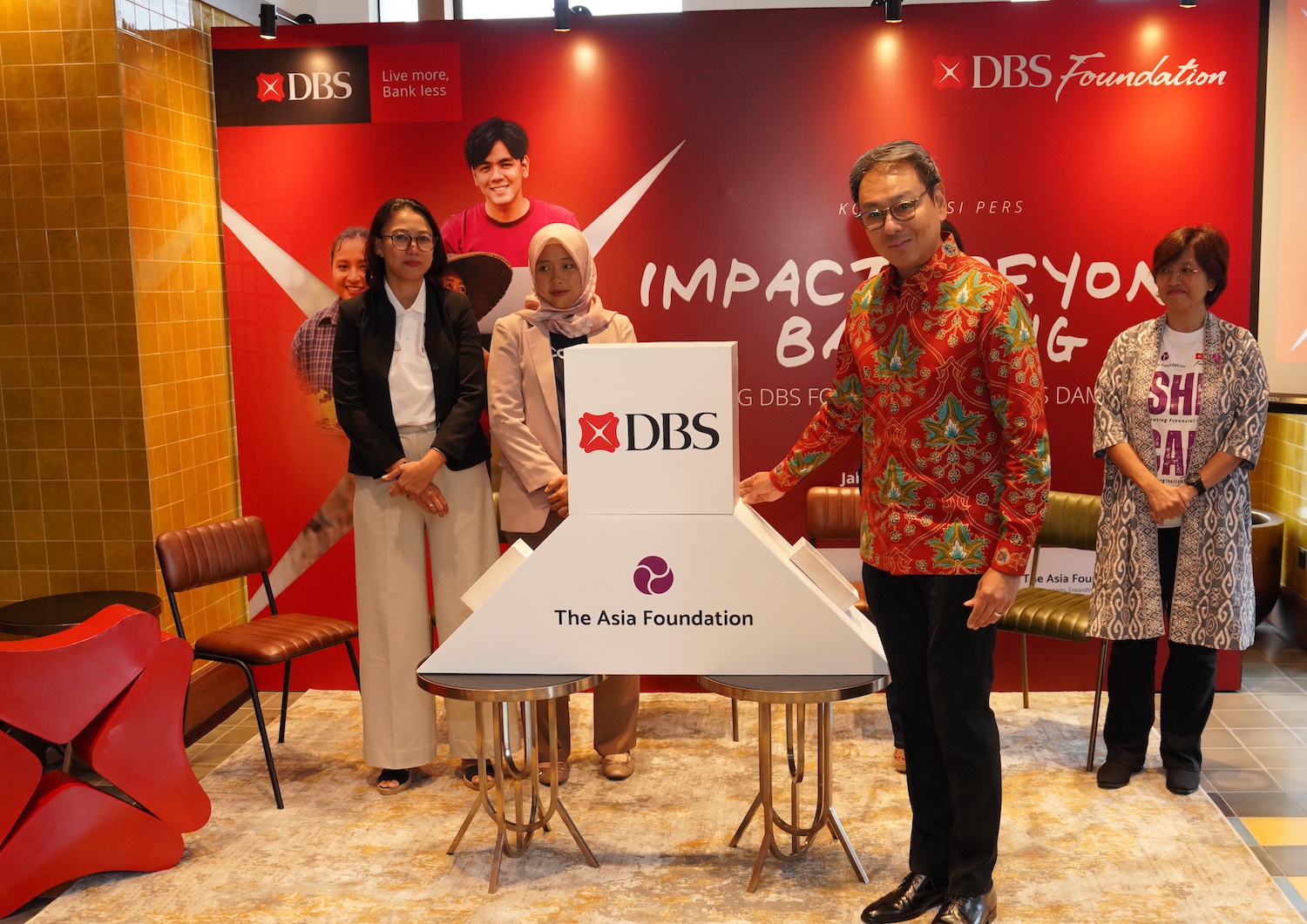 Bantuan dari DBS Foundation/DBS Foundation