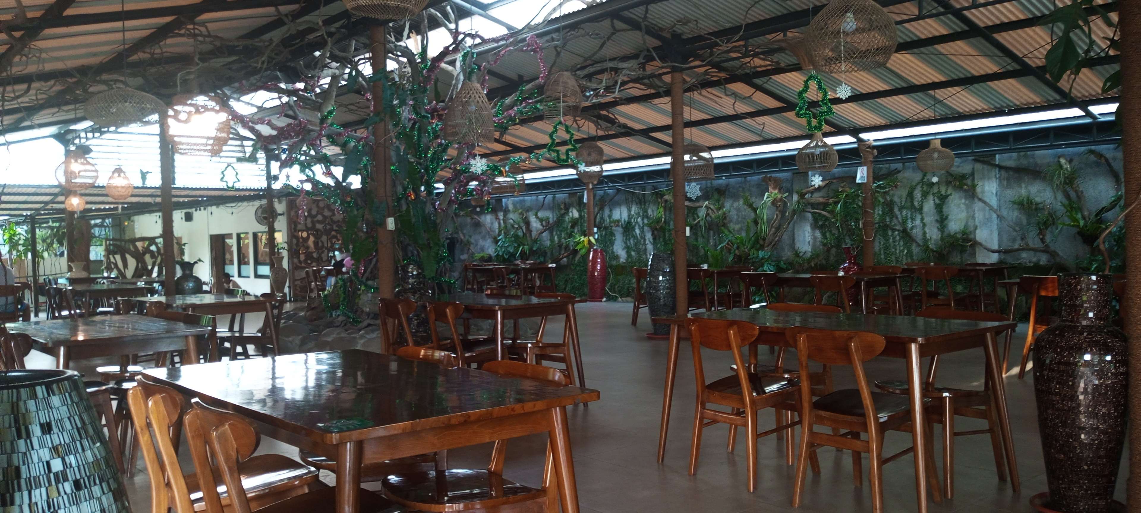 Kafe Jasmine Park di Cisauk, Tangerang Selatan Banten | Dok. Almer Sophian 
