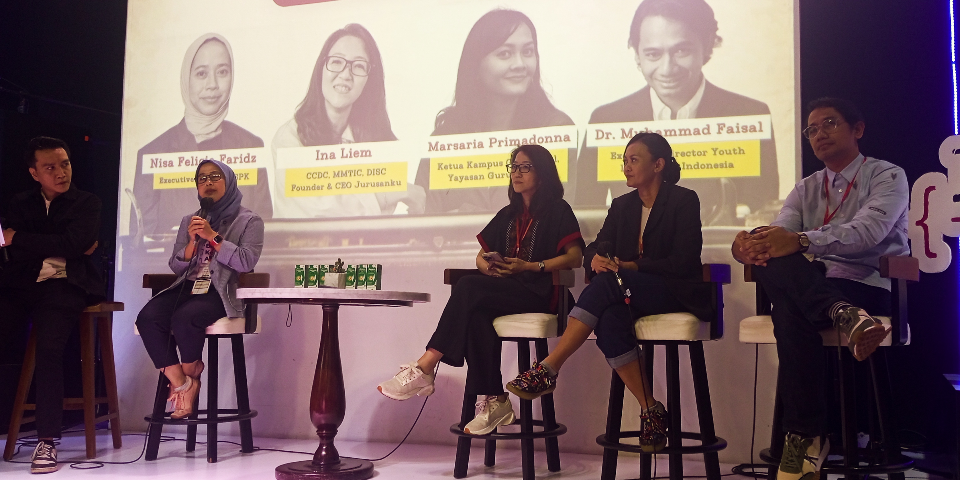 Ruang Dialektika, Dekonstruksi Pendidikan di Indonesia dengan 4 Narasumber | Dok. Almer Sophian 