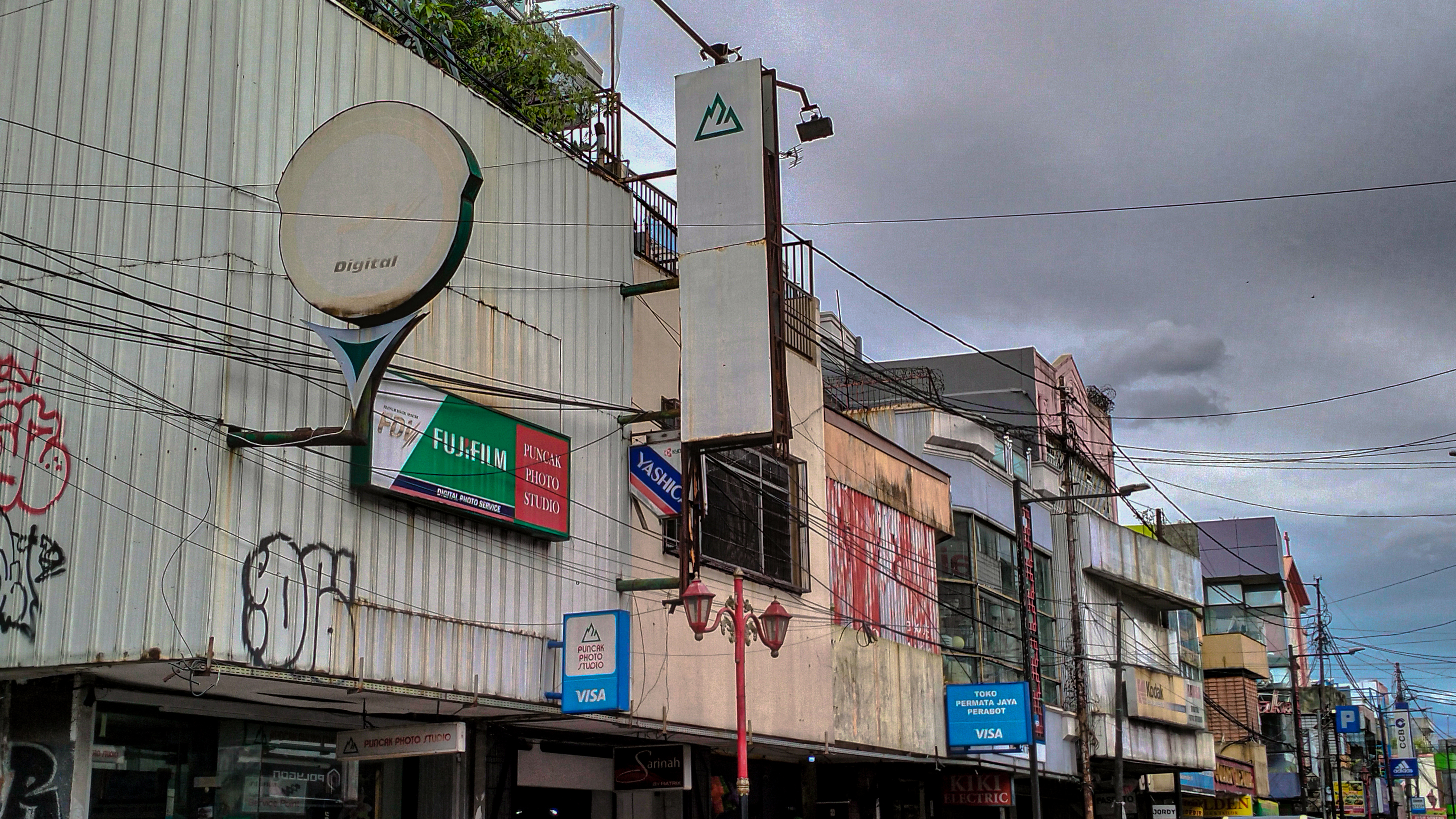 Toko-toko di lawang surya kencana (dokumen pribadi)