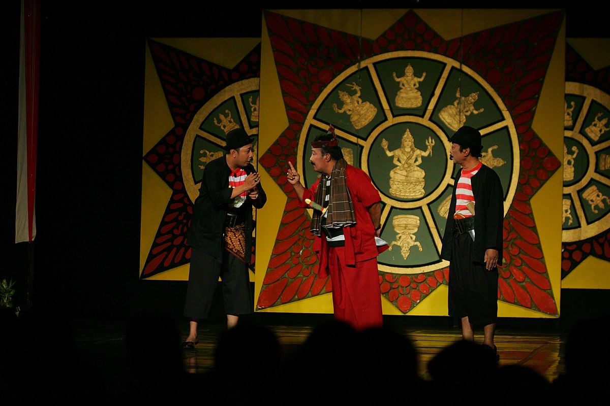 Pertunjukan Seni Ludruk, Budaya Khas Kota Mojokerto | Sumber: Wikimedia Commons @Ivuvisual