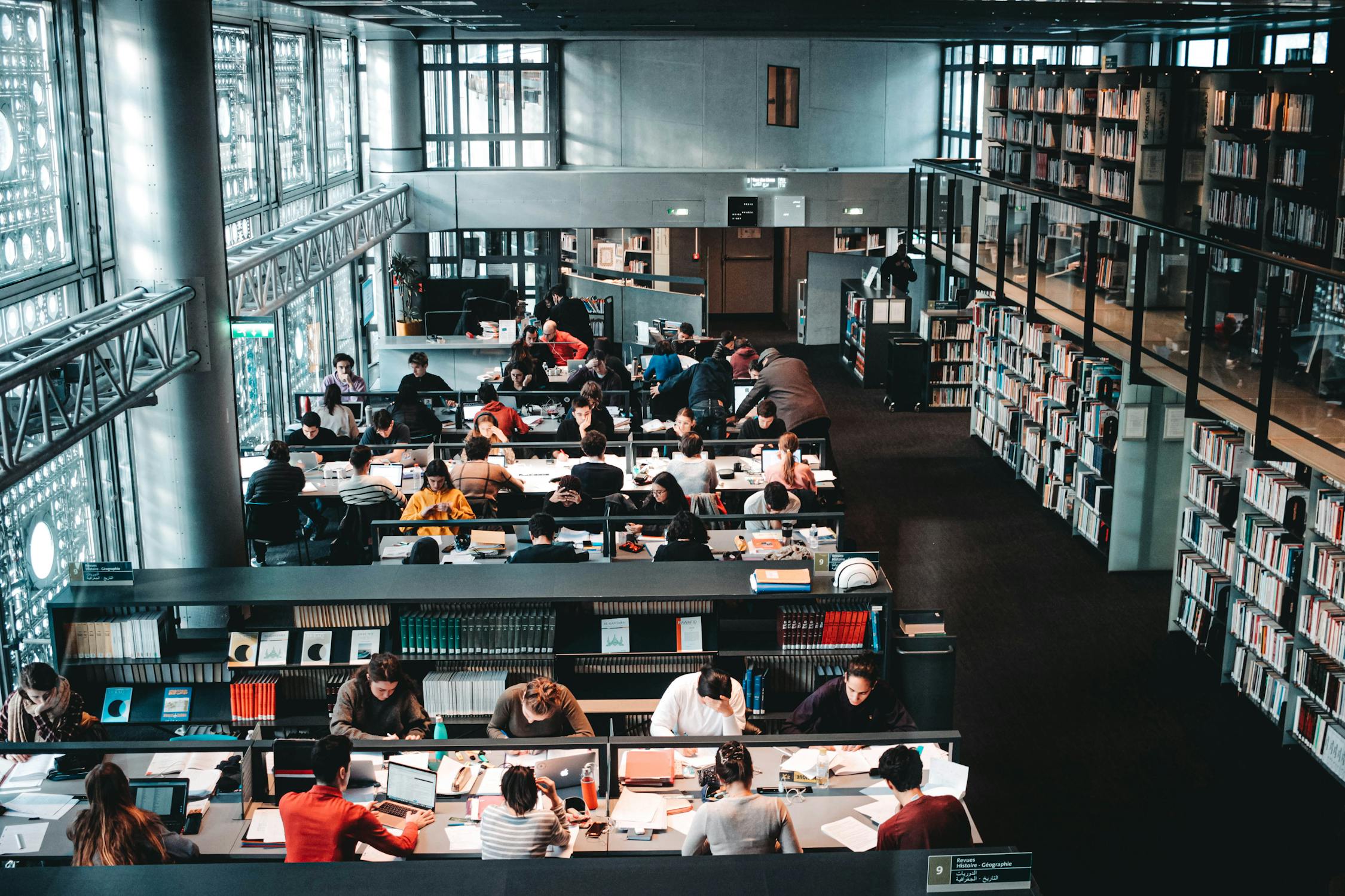 Teks Deskripsi Perpustakaan Sekolah