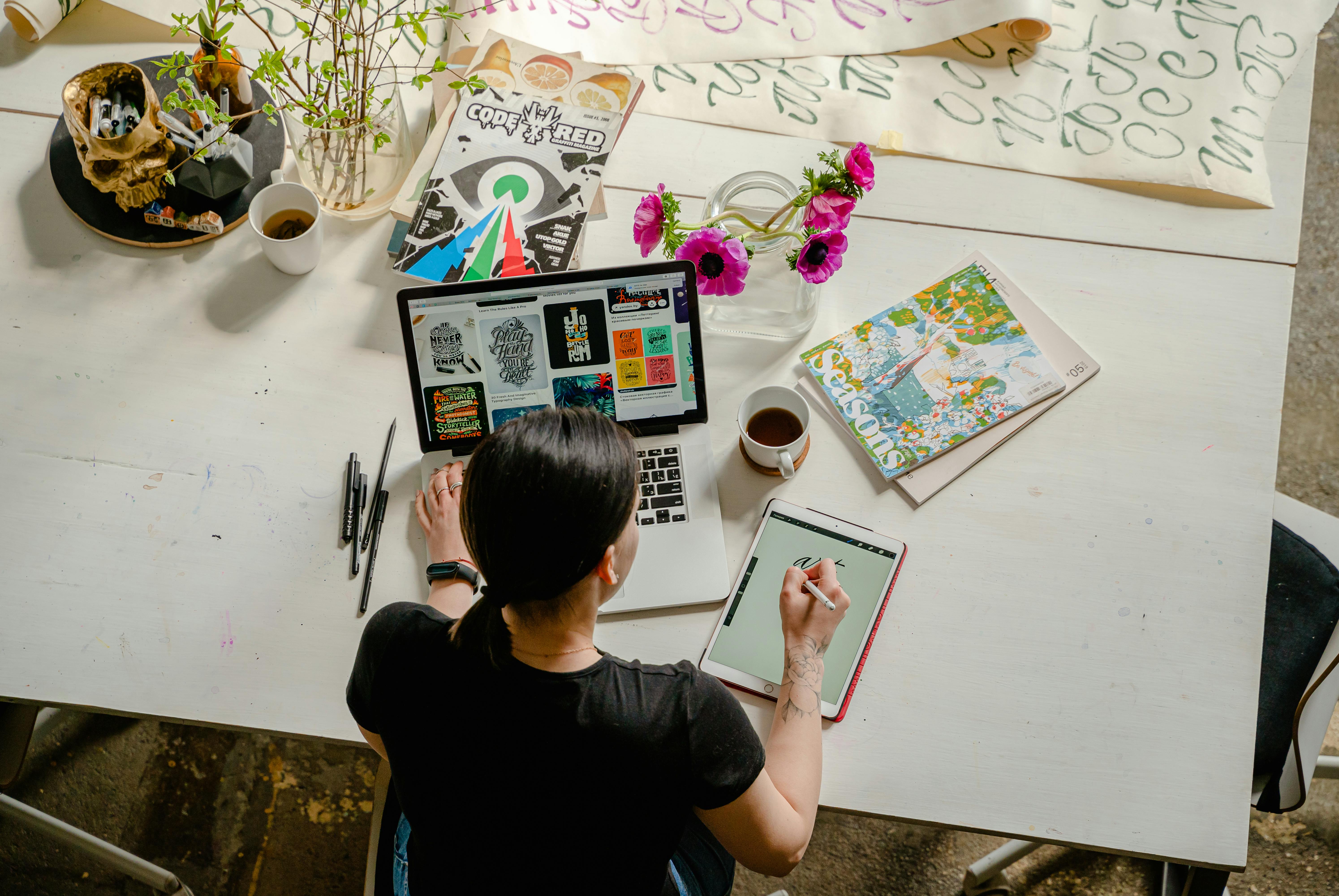 Ilustrasi graphic designer: Pexels | Antoni Shkraba