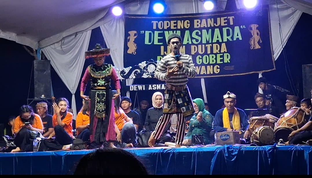 Pertunjukan Topeng Banjet Dewi Asmara