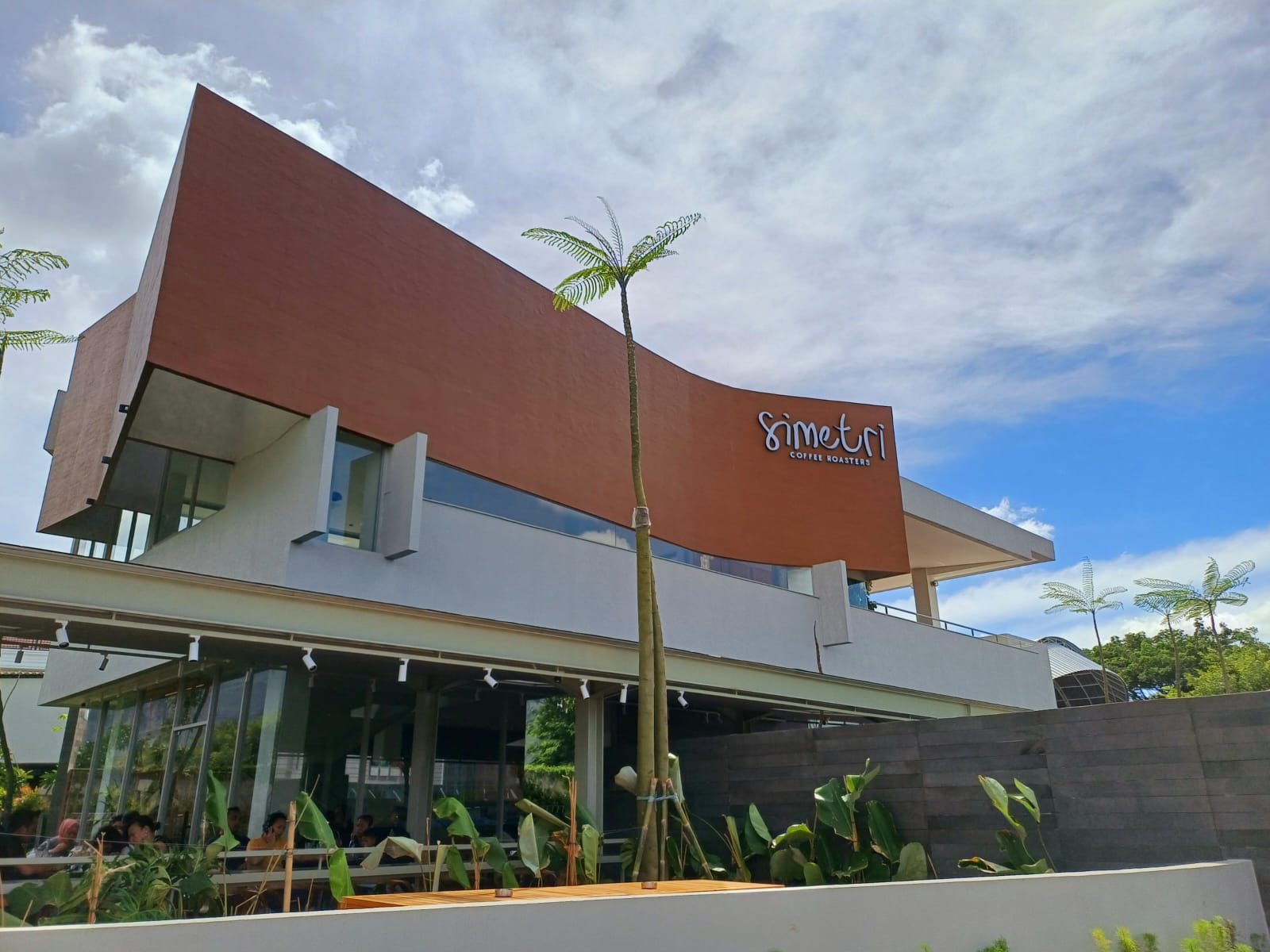 Kafe Simetri Kota Wisata