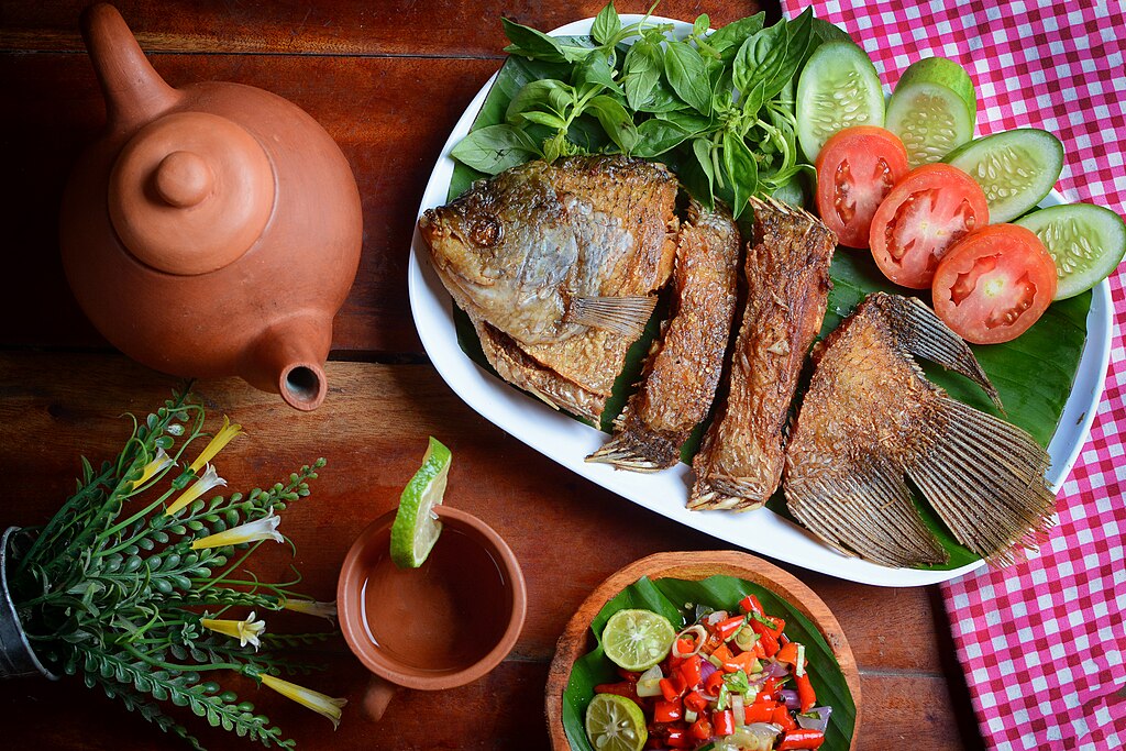 Gurame Pecak. 9 Ide Menu Hidangan Saat Kumpul Munggahan, Cocok untuk Keluarga