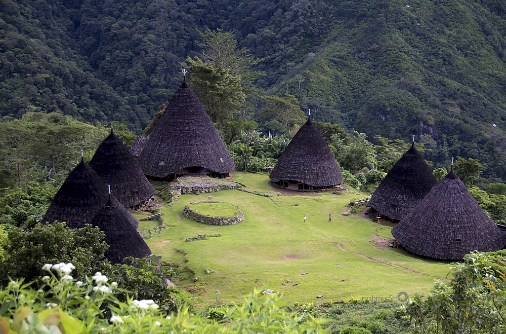Suasana Desa Wae Rebo, NTT | Wikimedia Commons (Mahmur marganti)