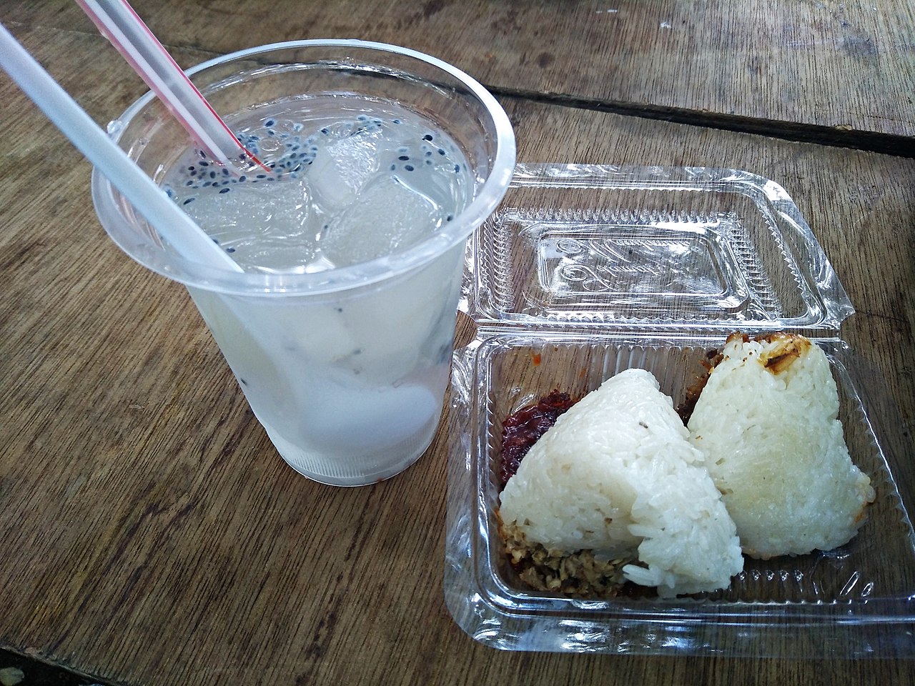 Pengkang sebagai kudapan sehari-hari @ Fitri Penyalai/Wikimedia Commons