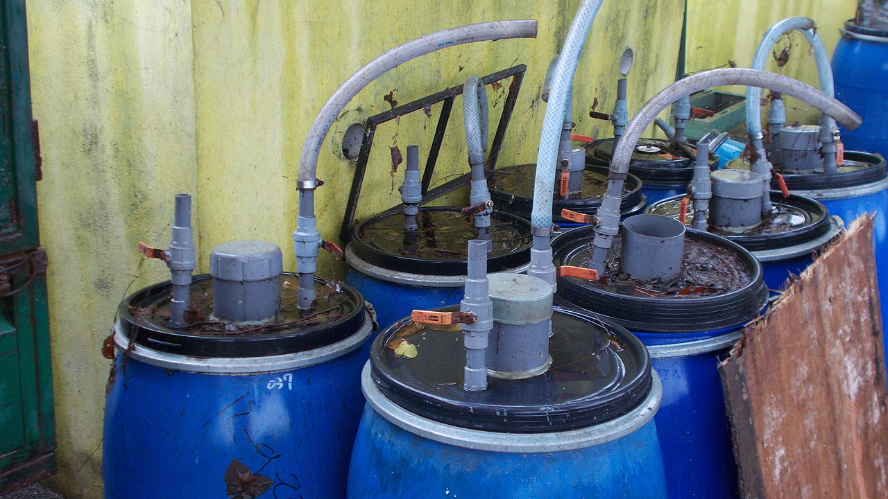 Unit daur ulang limbah menjadi biogas @ Multijasasedotwc/Wikimedia Commons