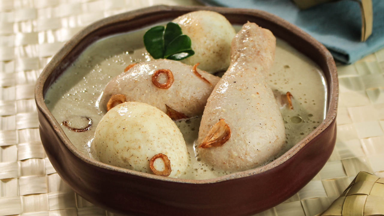 Opor Ayam Telur