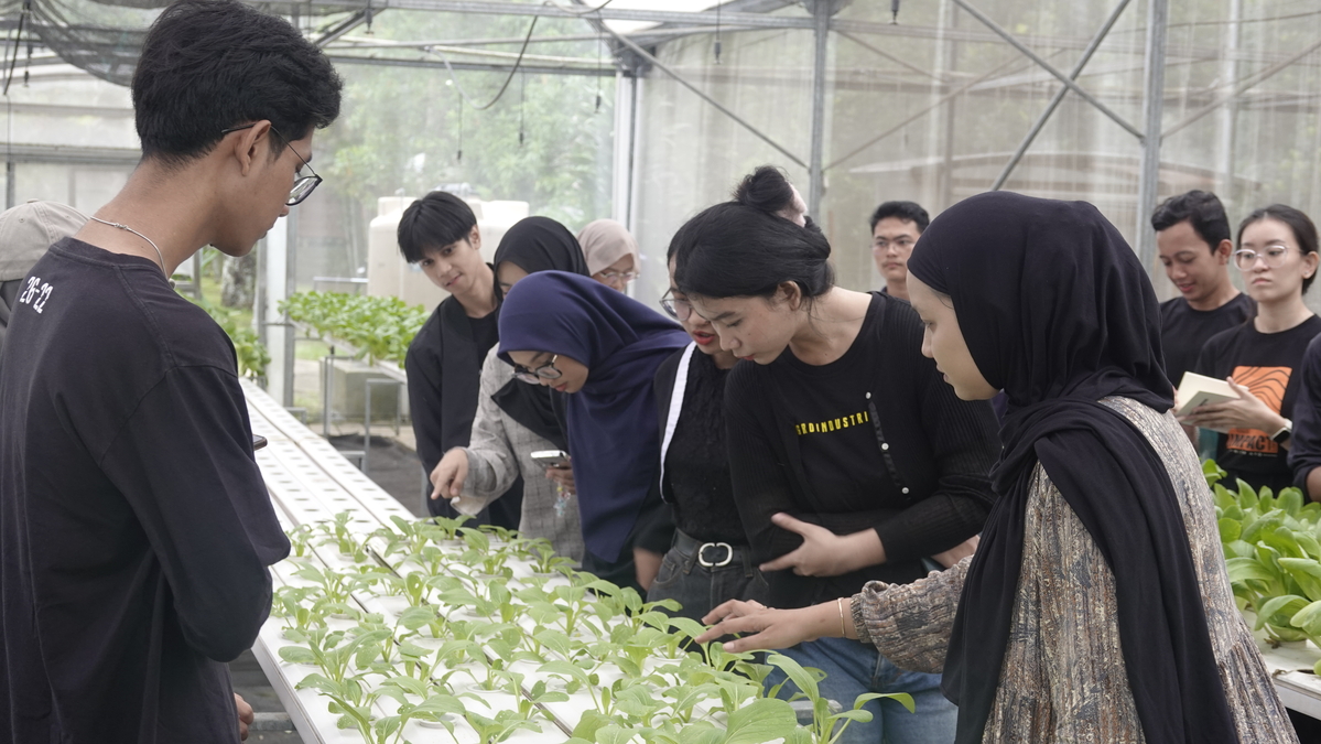 Sesi kunjungan peserta SUIJI-SLP 2025 di ATP IPB