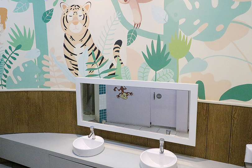 Ciputra World Surabaya - Kids Bathroom (sumber www.ciputraworldsurabaya.com)