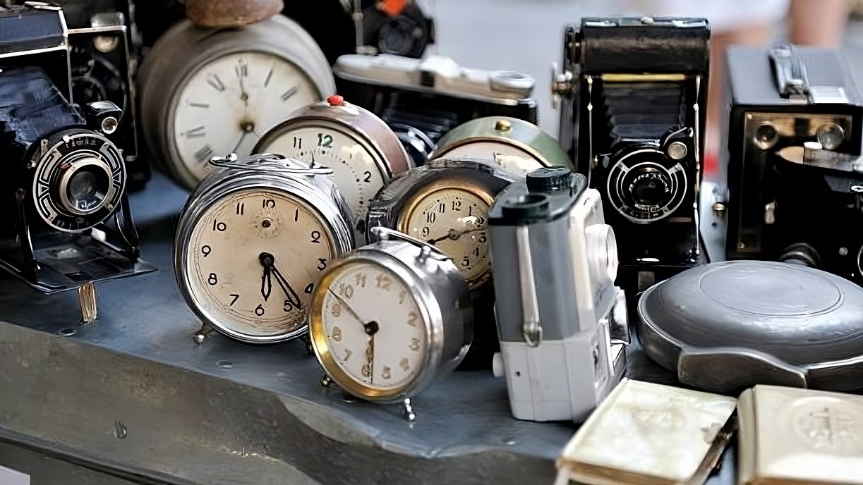Contoh beberapa barang antik | Sumber gambar: Dok. Parema/iStock