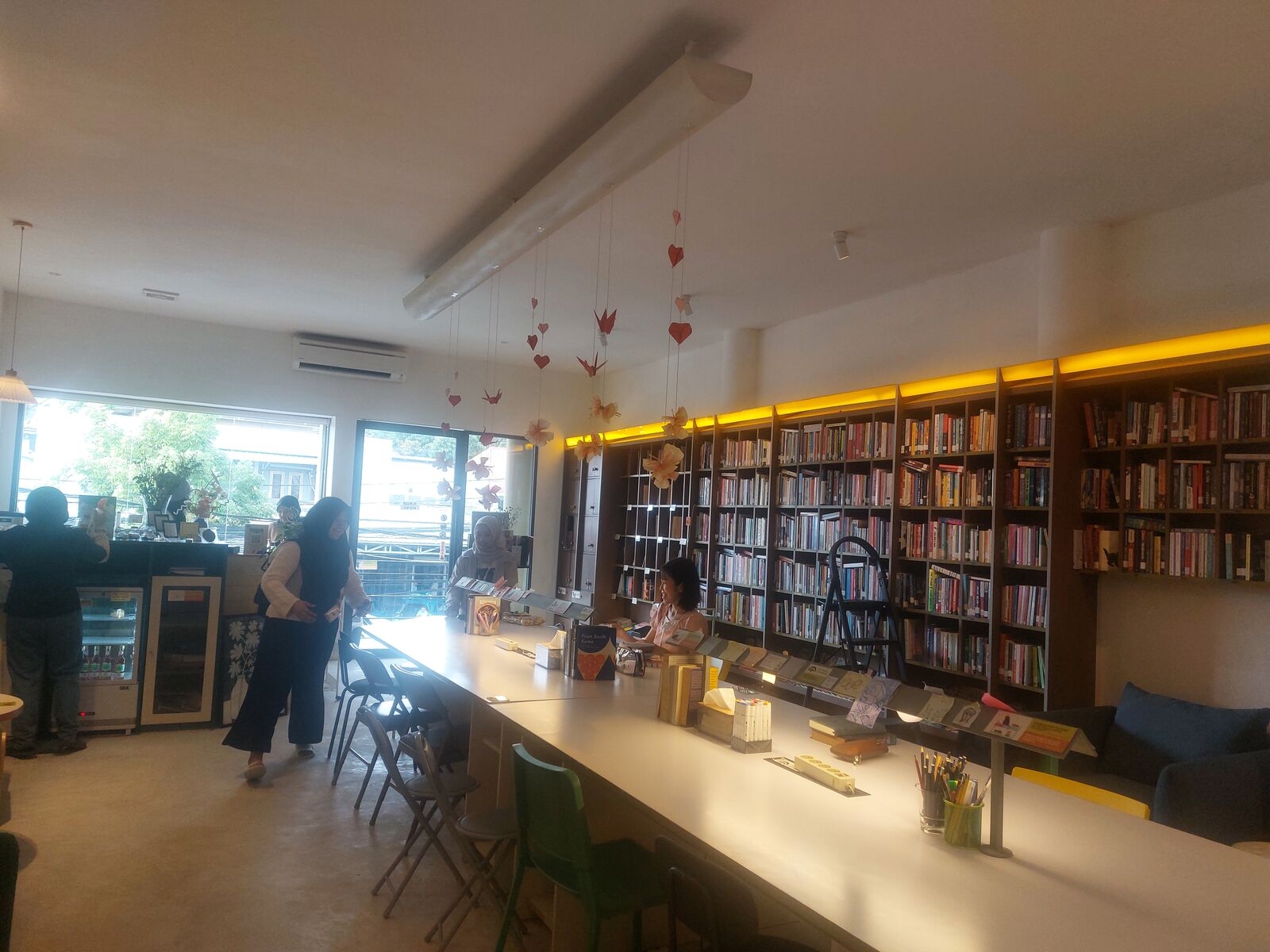 Perpustakaan The Room 19