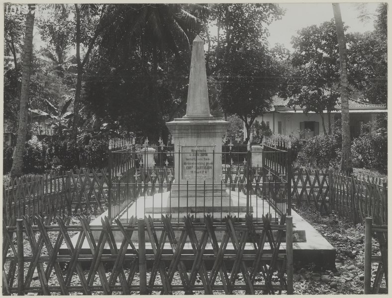 Tugu Cornelis Chastelein tahun 1930 | Wikimedia Commons (Oudheidkundige Dienst) 