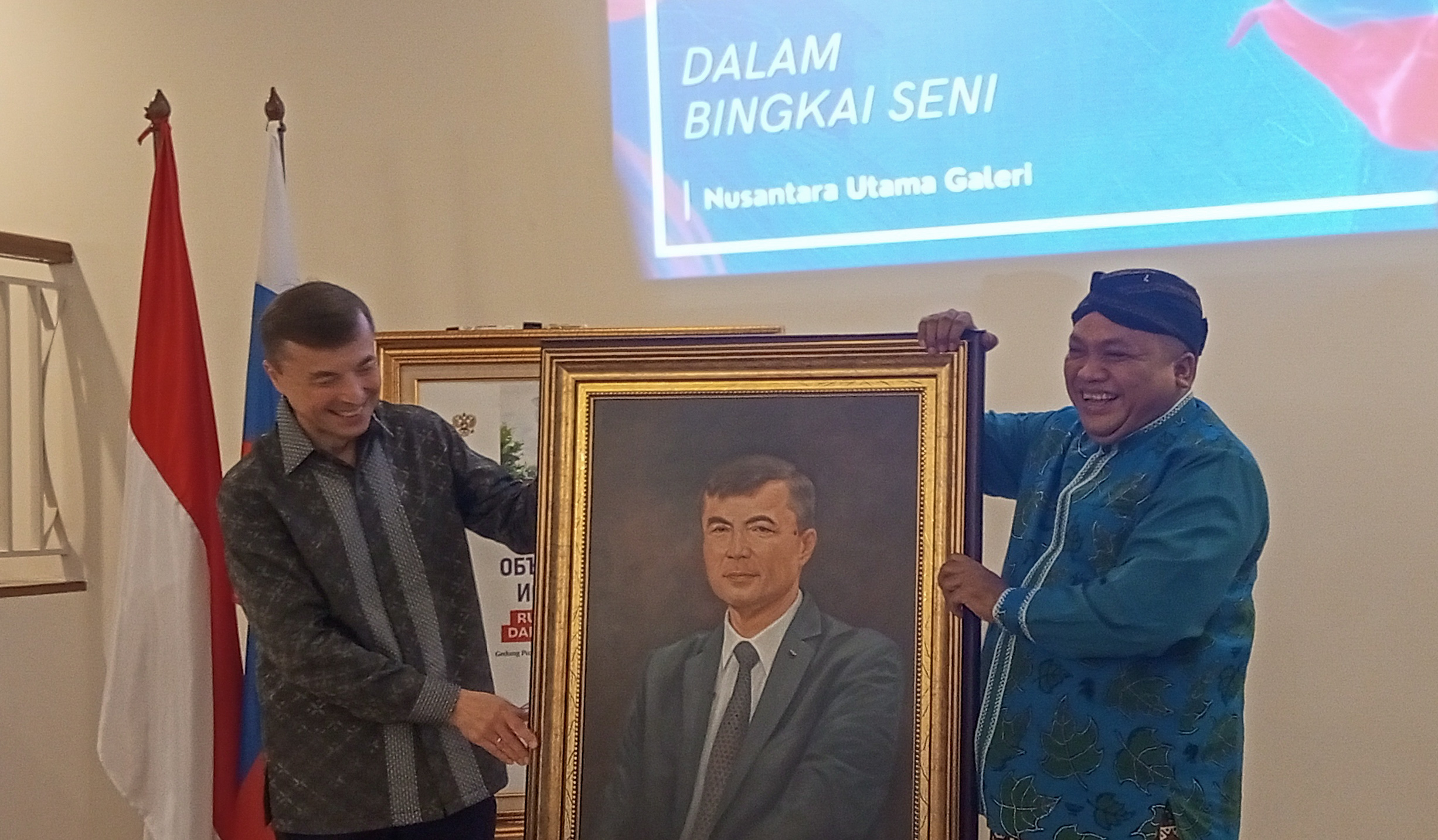 Duta Besar Rusia dan Pendiri NU Gallery | Dok. Almer Sophian 