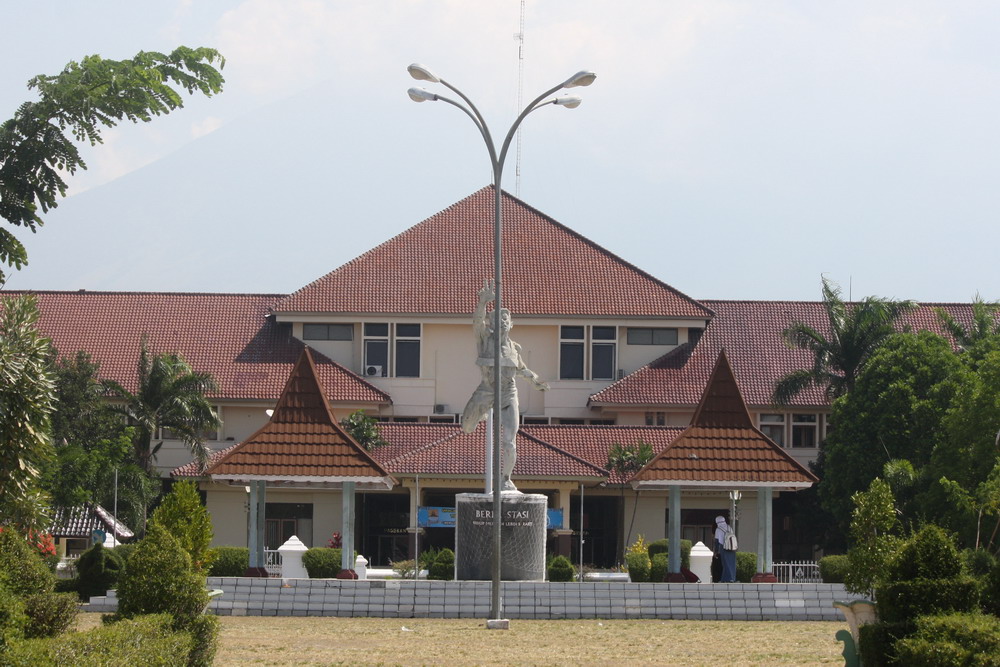 Kantor bupati Cirebon @ Jie73/wikimedia commons