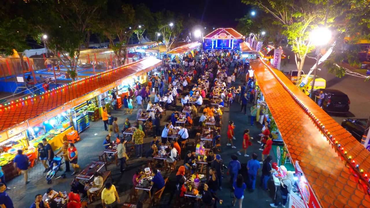 Suasana Pasar Malam Tjap Toendjoengan saat Ramadan | Foto: (tourism.surabaya.go.id).