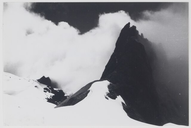 Keberadaan Salju Abadi di Puncak Jaya (Dok. commons.wikimedia.org)