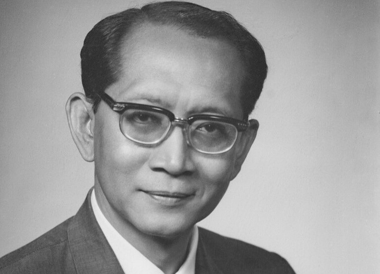 Soedjatmoko adalah mantan rektor United Nations University, sebuah kampus di bawah bendera PBB yang berkontribusi dalam menyelesaikan masalah global.
