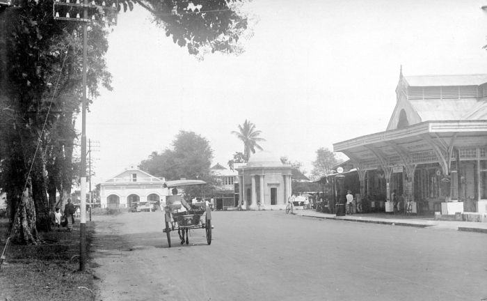 Suasana Kota Bengkulu tempo dahulu @ Wereldmuseum Amsterdam/wikimedia commons