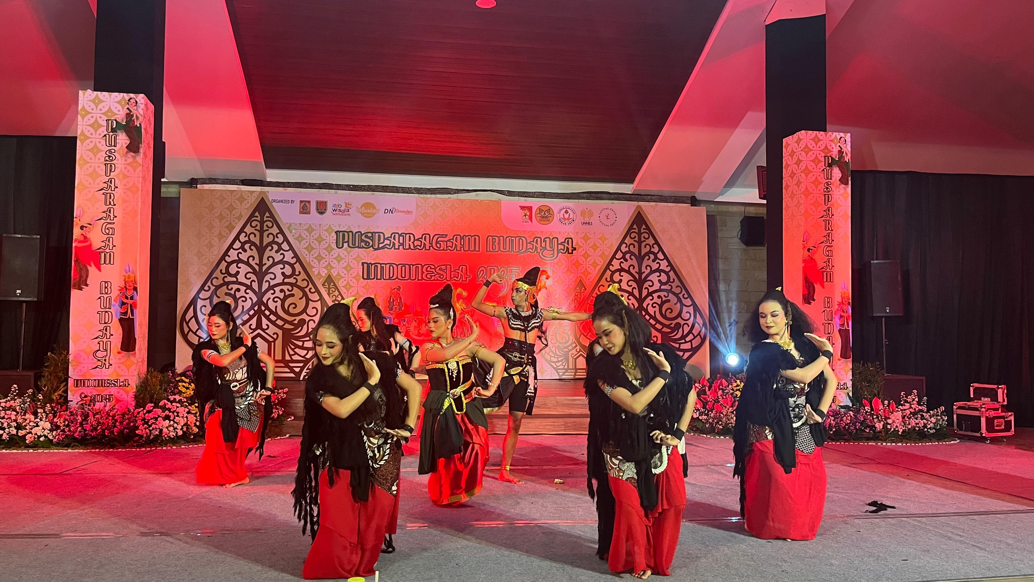 Sanggar Perwira Budaya memukau dengan Tari Kridho Utomo, suguhkan kisah cinta dan pengorbanan di Pusparagam Budaya 2025