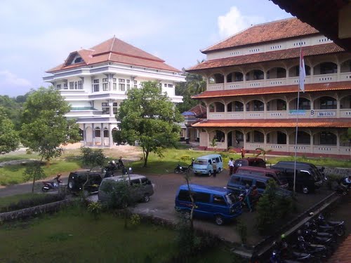 Gedung kampus UIN Salatiga @ حمداىؤف /wikimedia commons