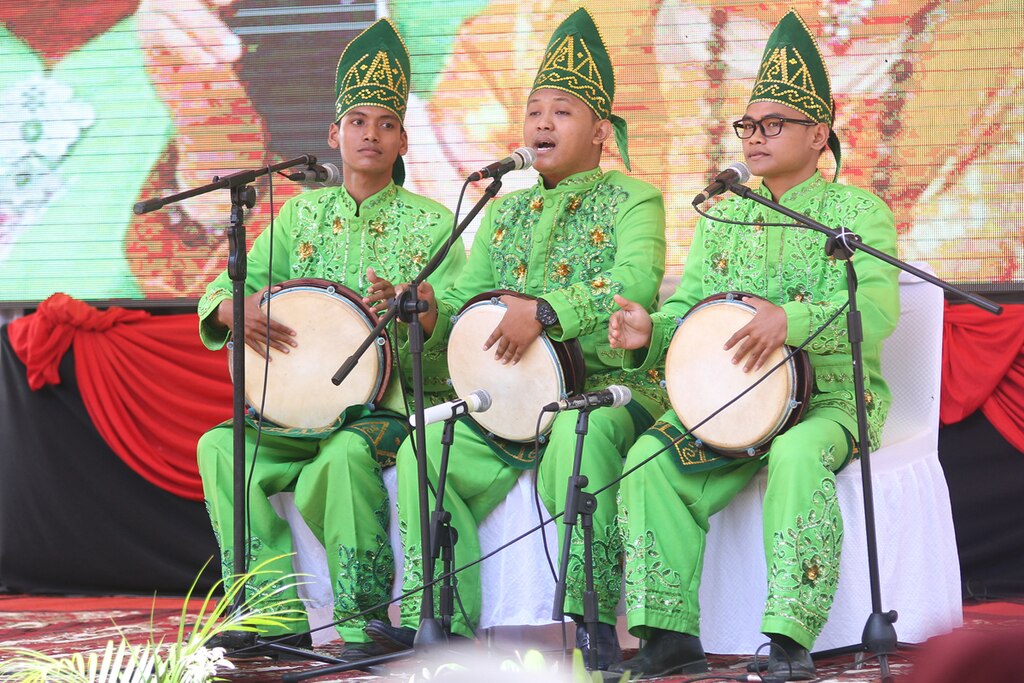 Kesenian Madihin khas Banjar @ Andri/Paris/Agus/Syadi/wikimedia commons