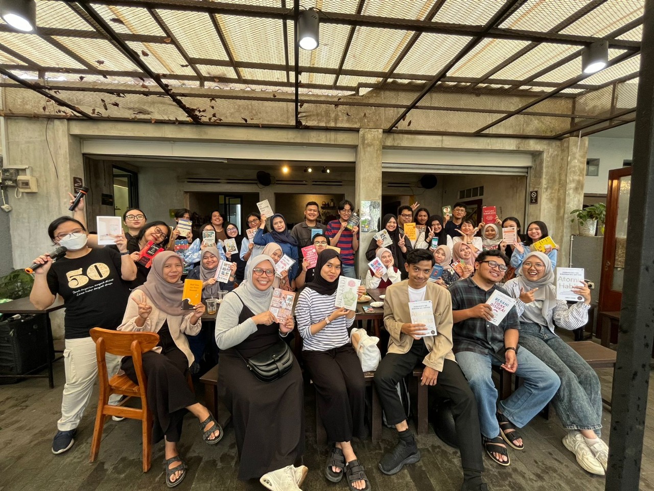 Book Club di Bandung - Kumbang Book Club