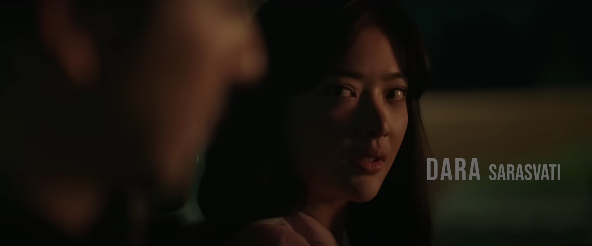 Dara Sarasvati sebagai Suri | Foto: Youtube Denny Siregar Production