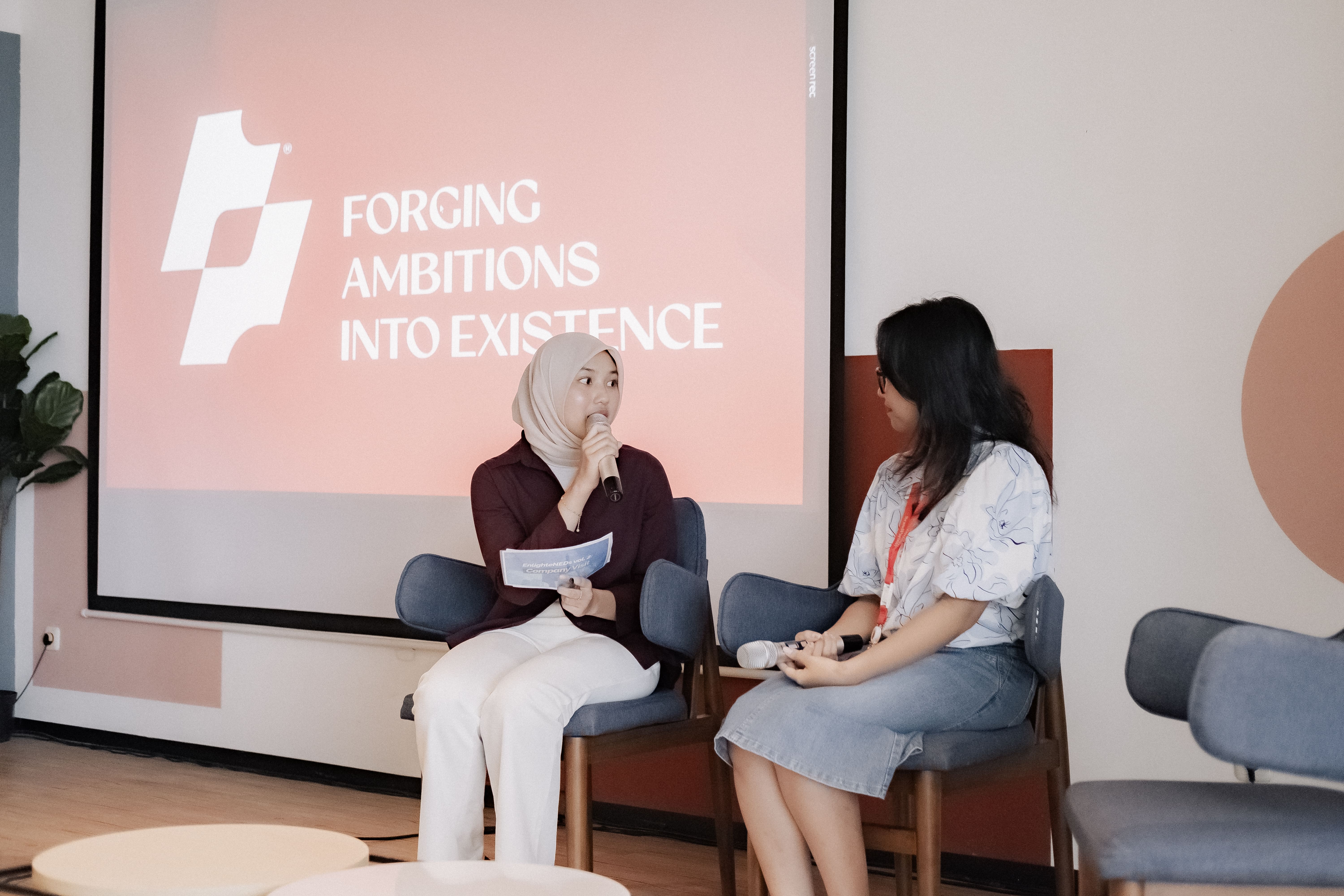 Sharing Session Seputar Budaya Kerja di BrandPartner oleh Grace Amortia selaku Human Resources Business Supervisor 