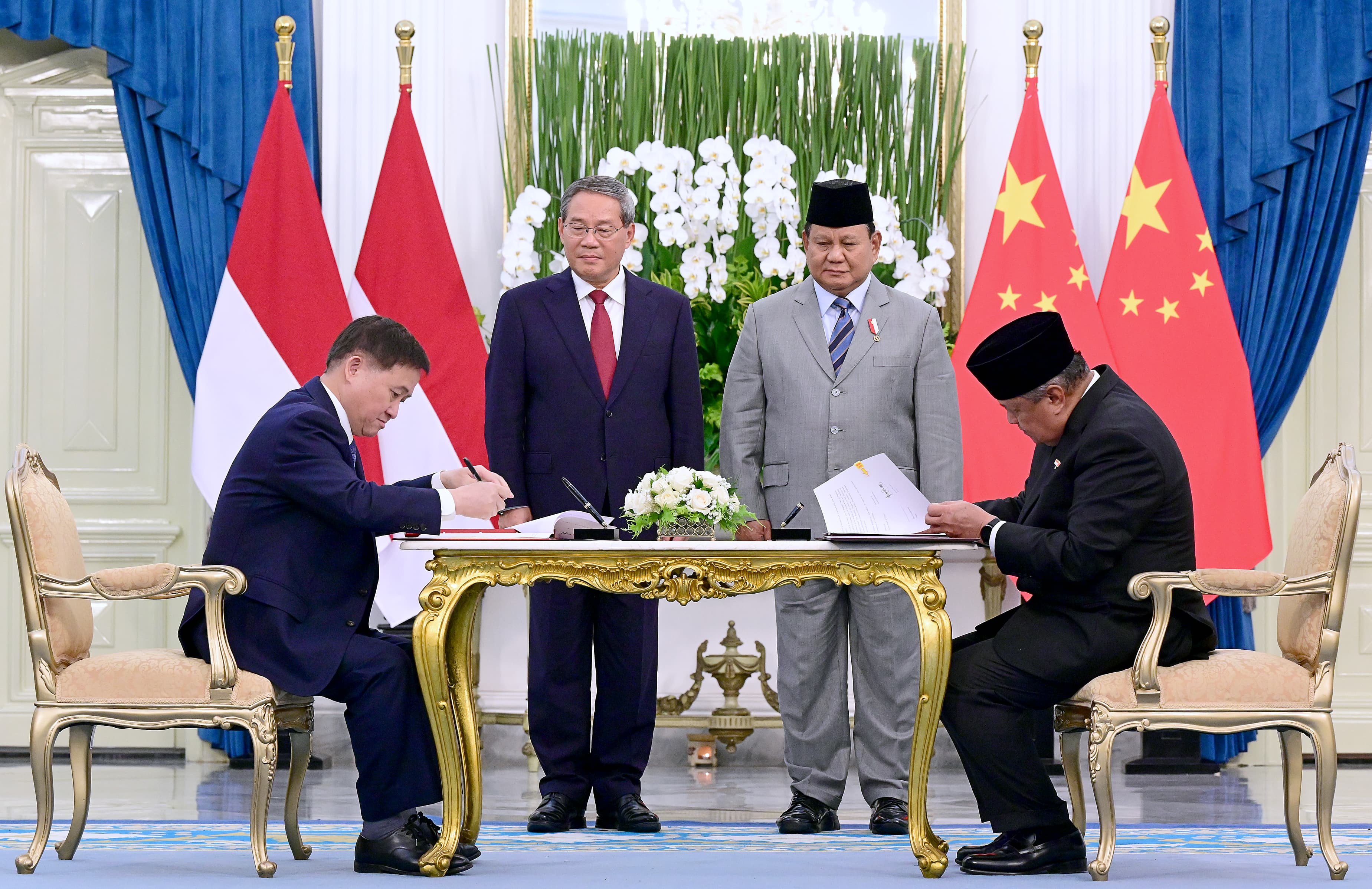 Kunjungan PM Li Qiang di Indonesia membawa sejumlah kesepakatan, salah satunya investasi senilai US$10 miliar.