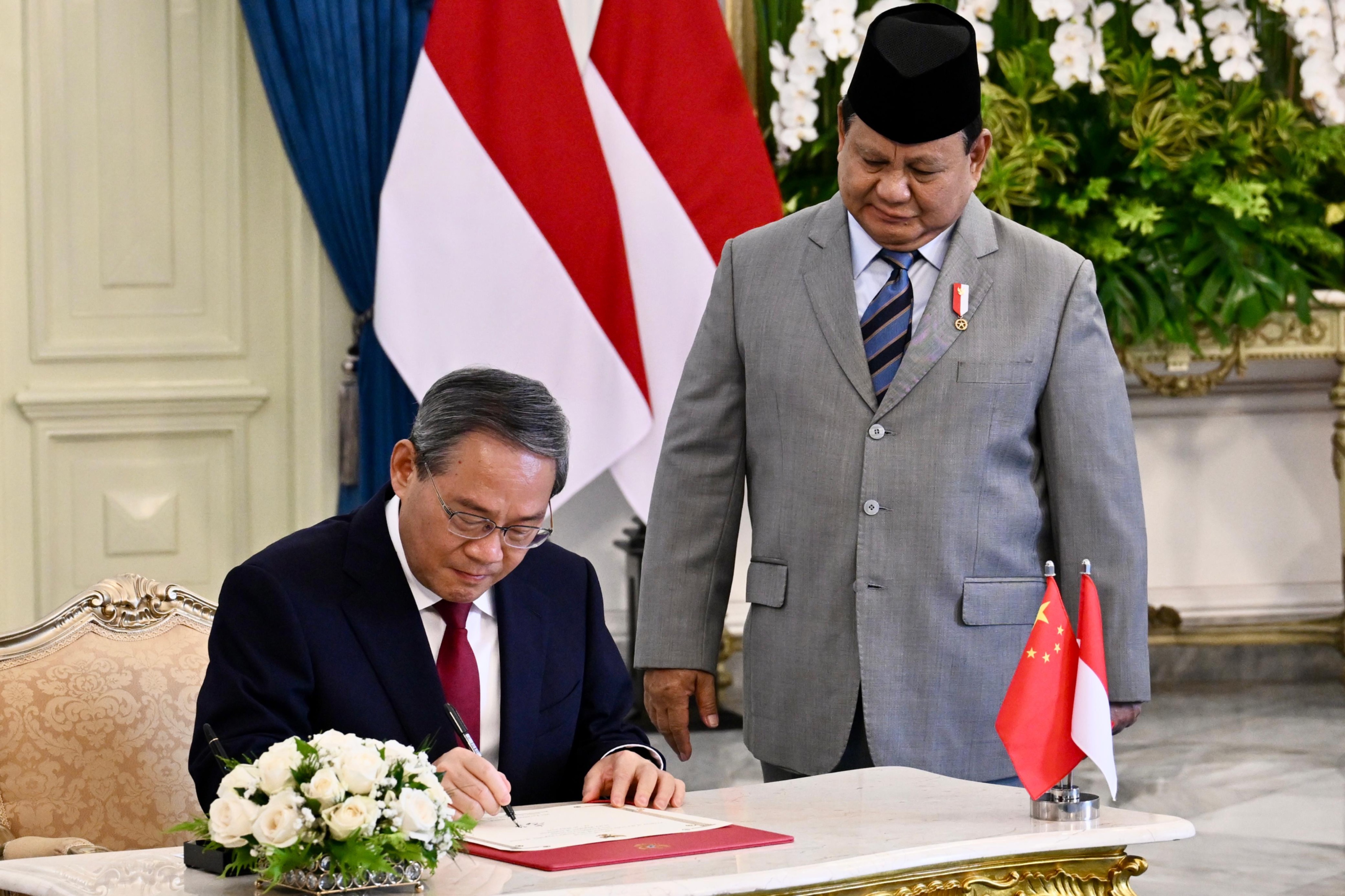 Kunjungan PM Li Qiang di Indonesia membawa sejumlah kesepakatan, salah satunya investasi senilai US$10 miliar.