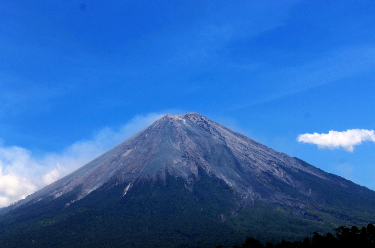 Sumber: Semeru | Pixabay - astama81