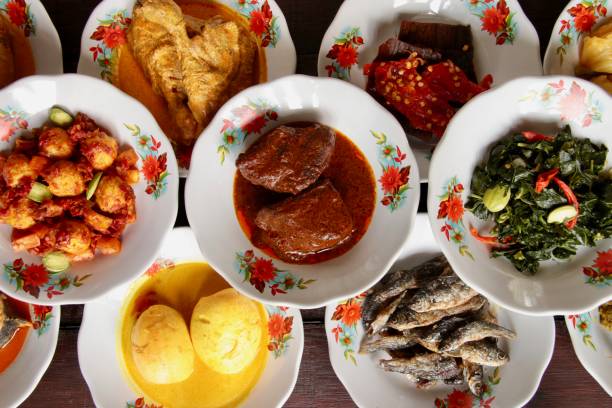Makanan Padang | Gambar via istockphoto/MlelPhotos2008