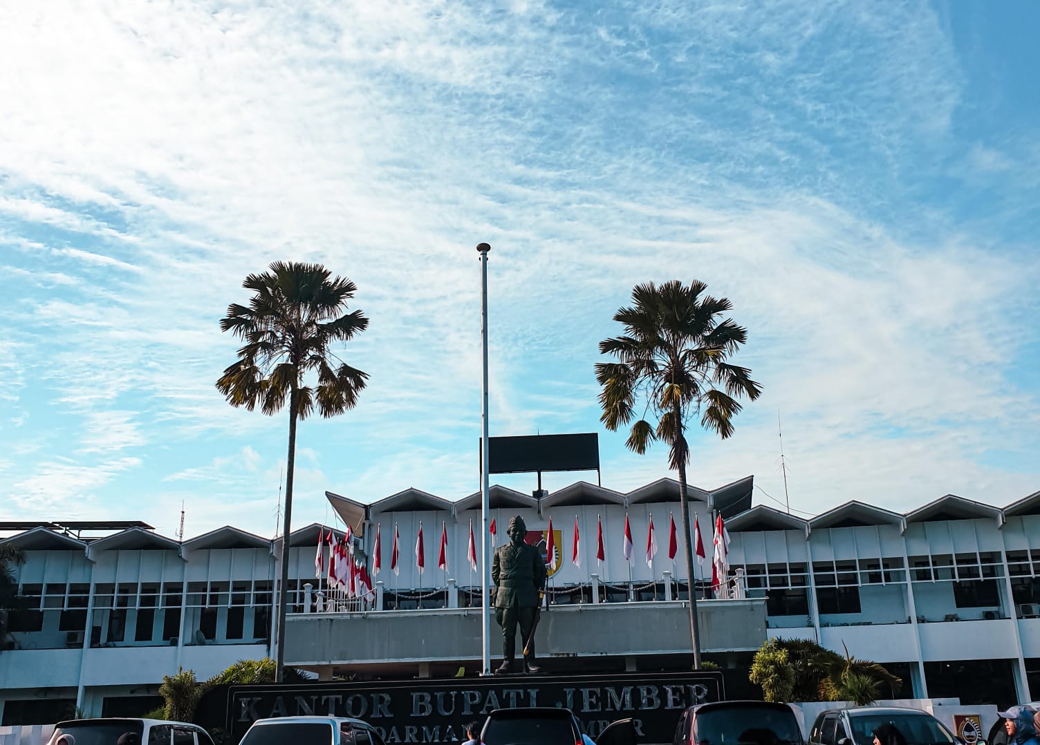 Sumber: Alun-alun Jember | Devi Candra