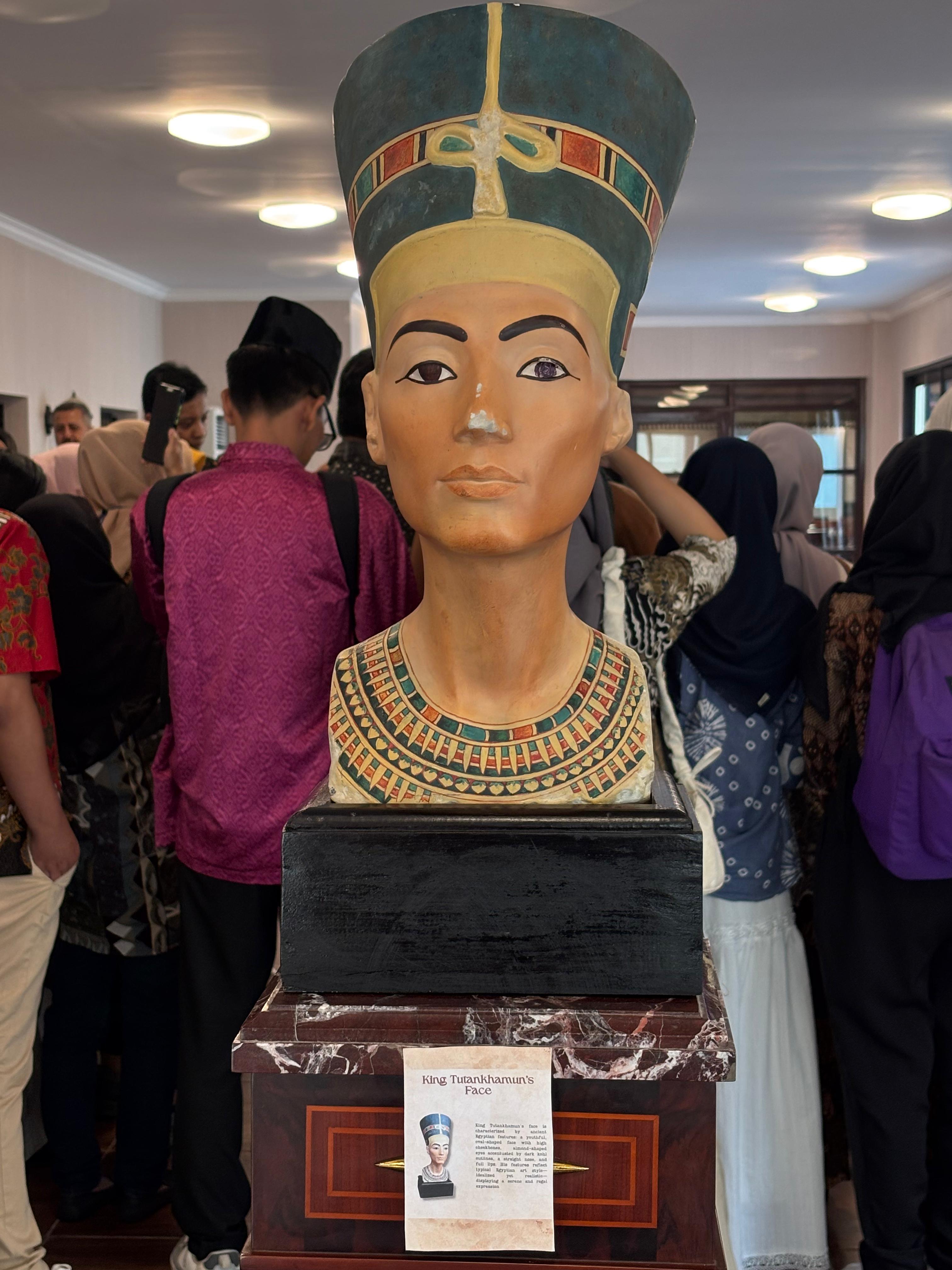Wajah Raja Tutankhamun (King Tutankhamun’s face)