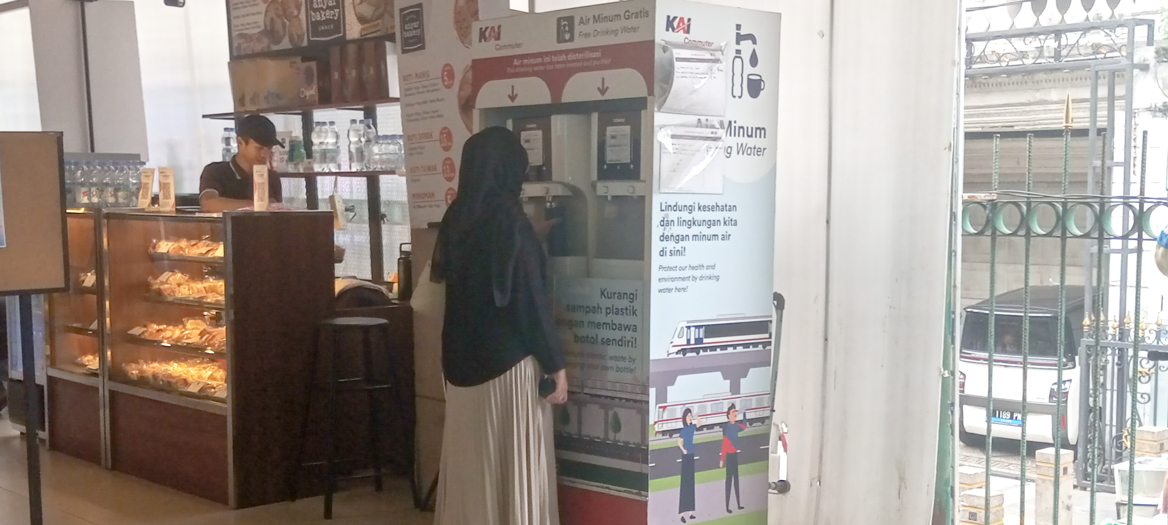 Water Station di Stasiun Kereta Sudirman, Jakarta | Dok. Almer Sophian 