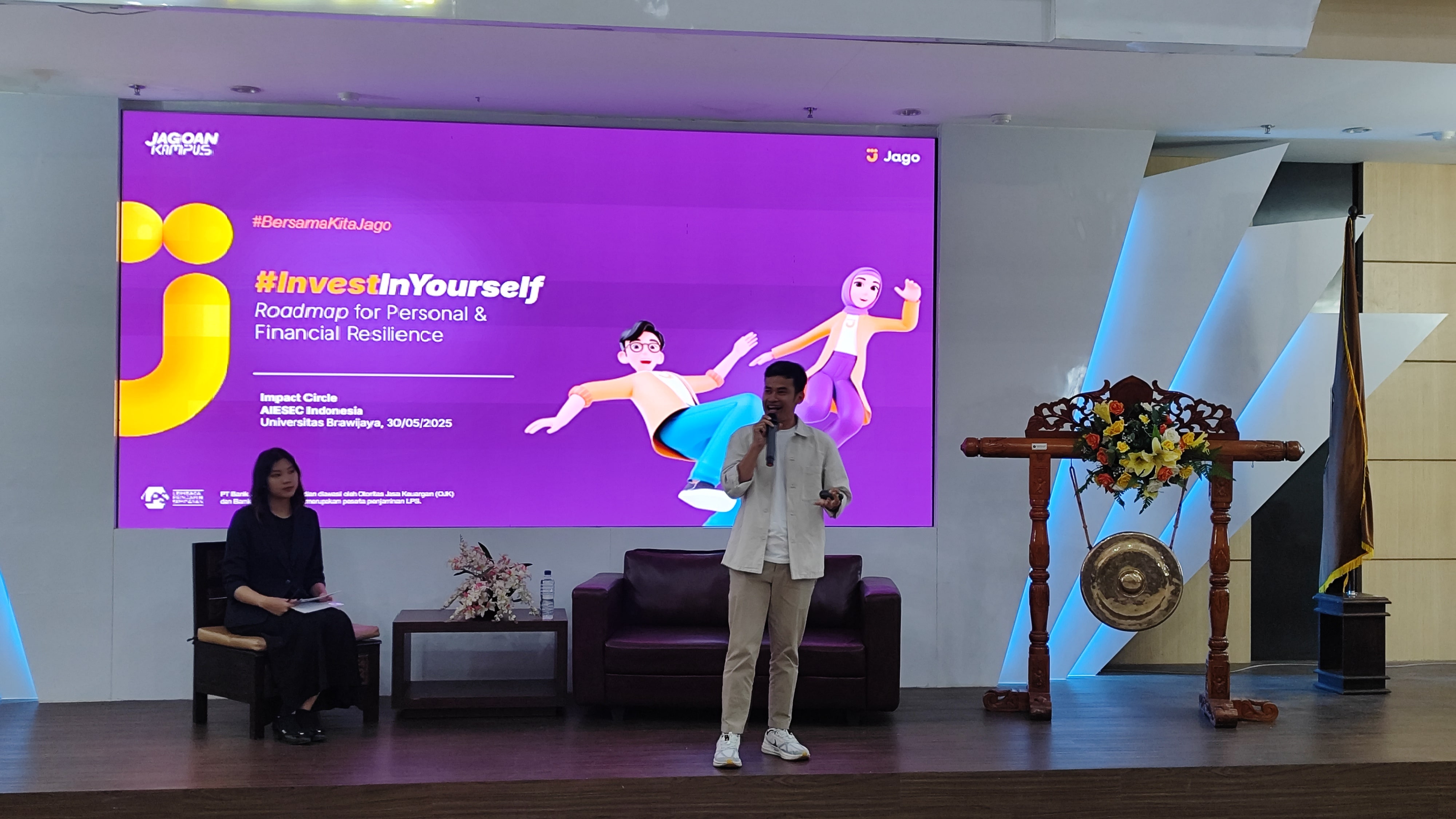 Pemberian materi oleh Bank Jago (Sumber: Data Internal AIESEC in UB)