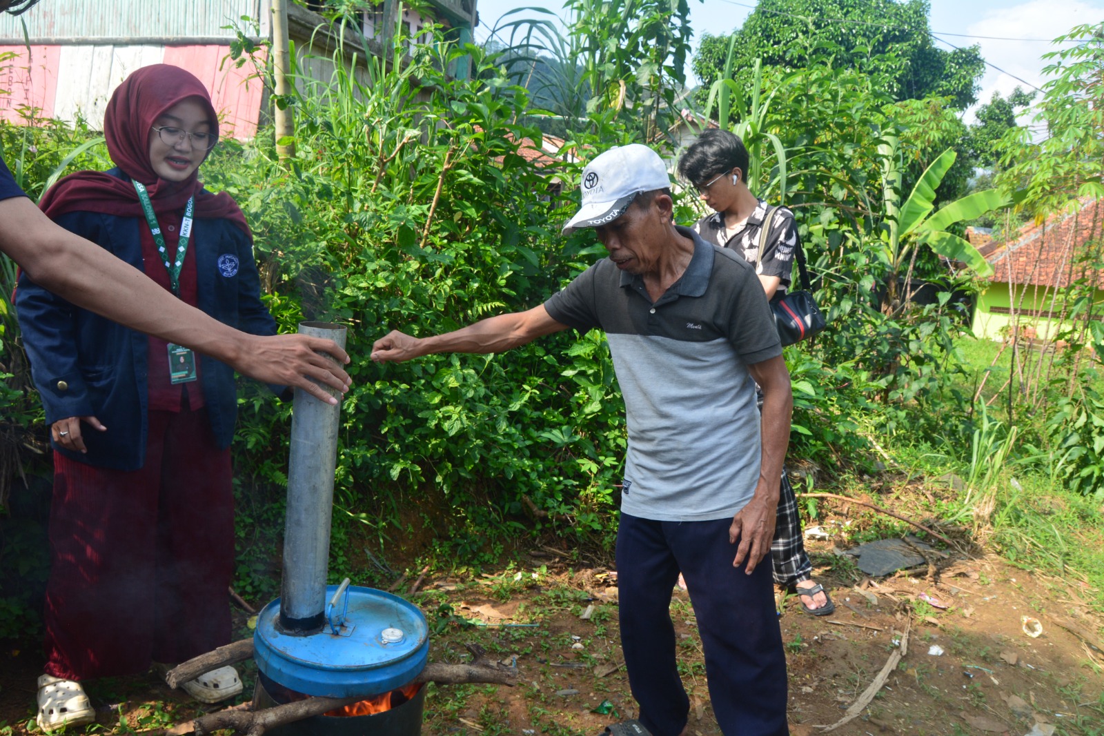 Praktik Pembuatan Biochar 