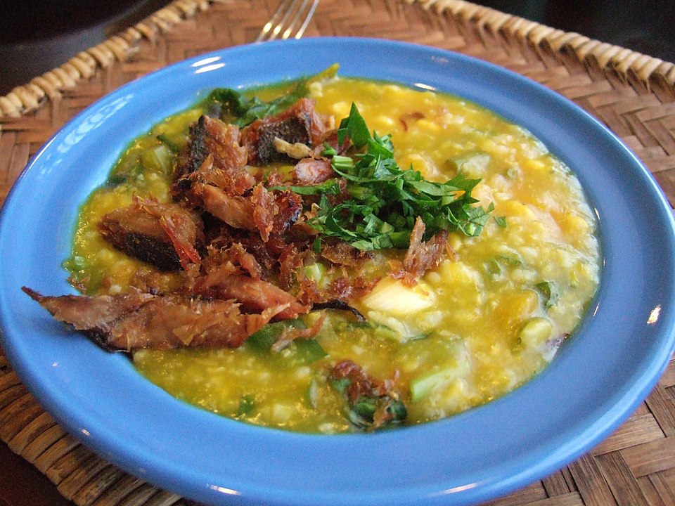 Bubur tinutuan | Foto oleh Midori - Wikimedia