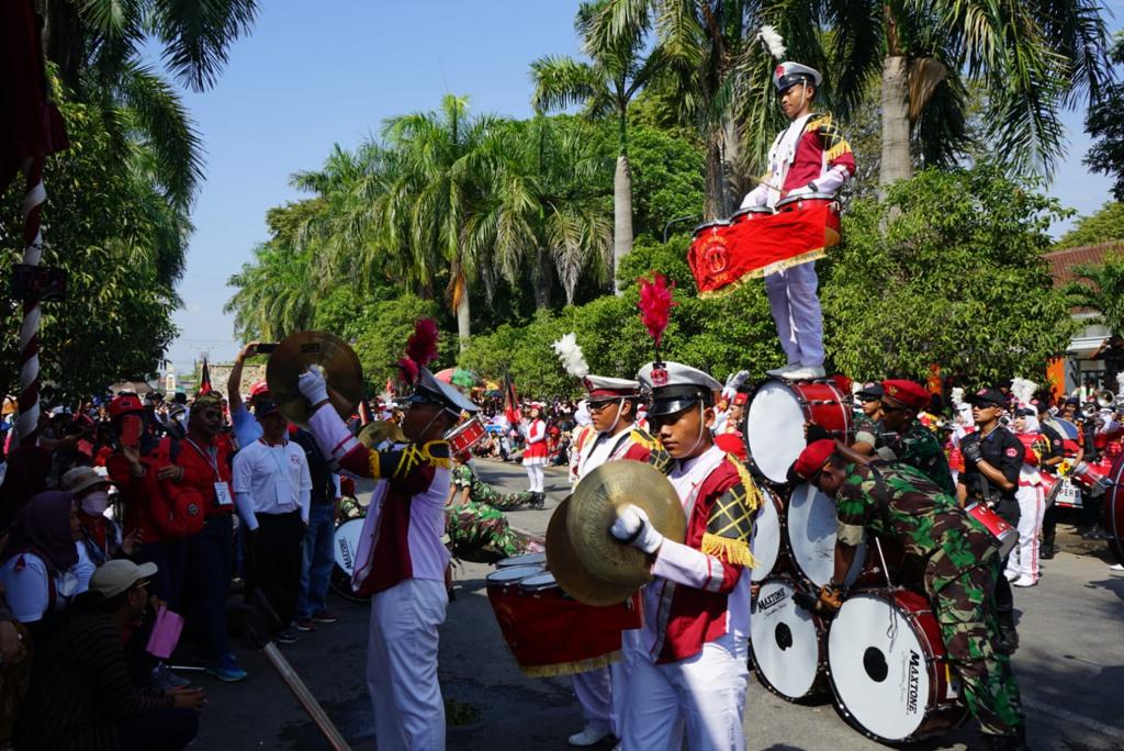 Inilah manfaat marching band bagi pendidikan karakter.