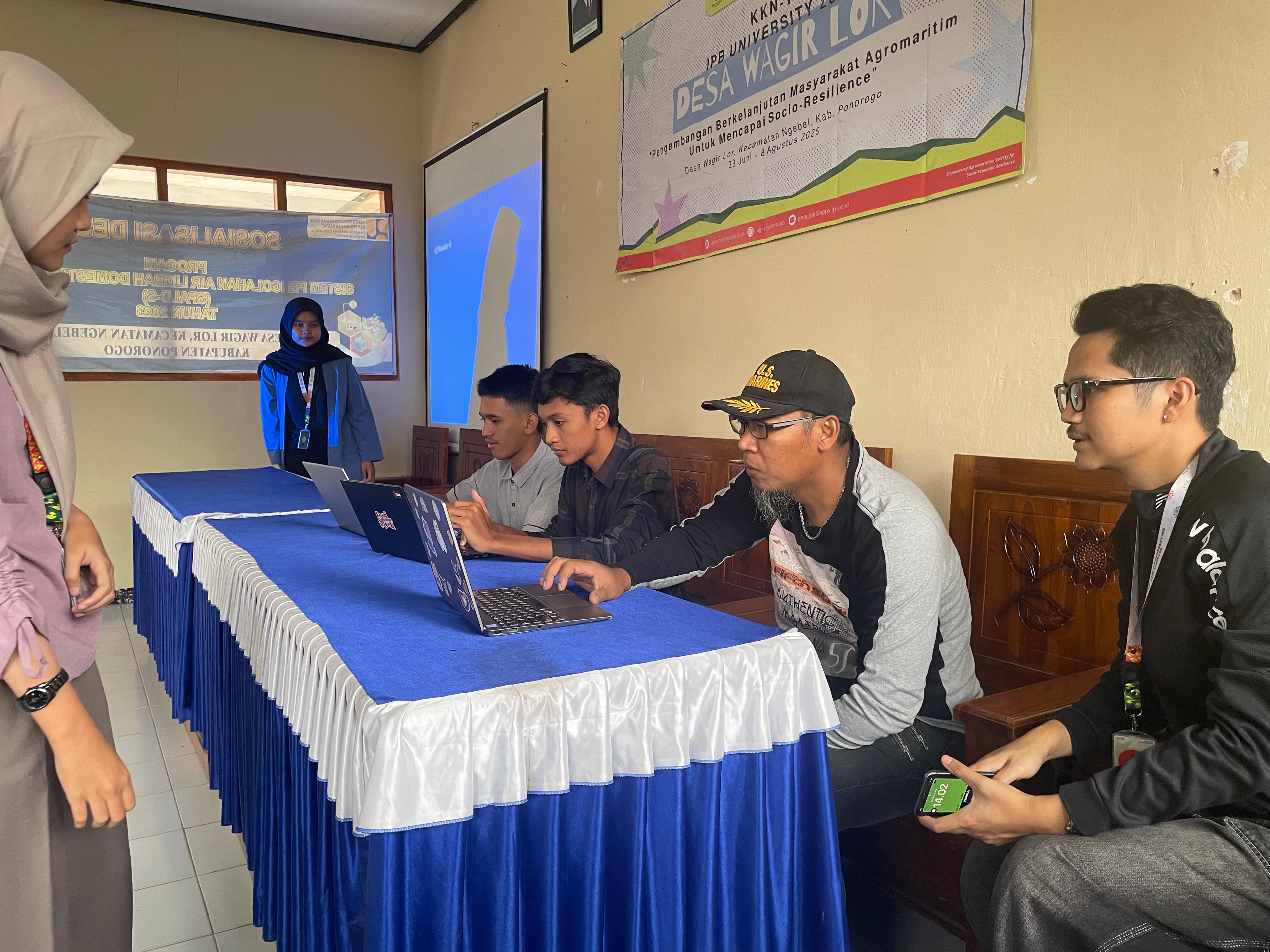 Pelaksanaan Lomba Desain WARNA | Dokumentasi Pribadi