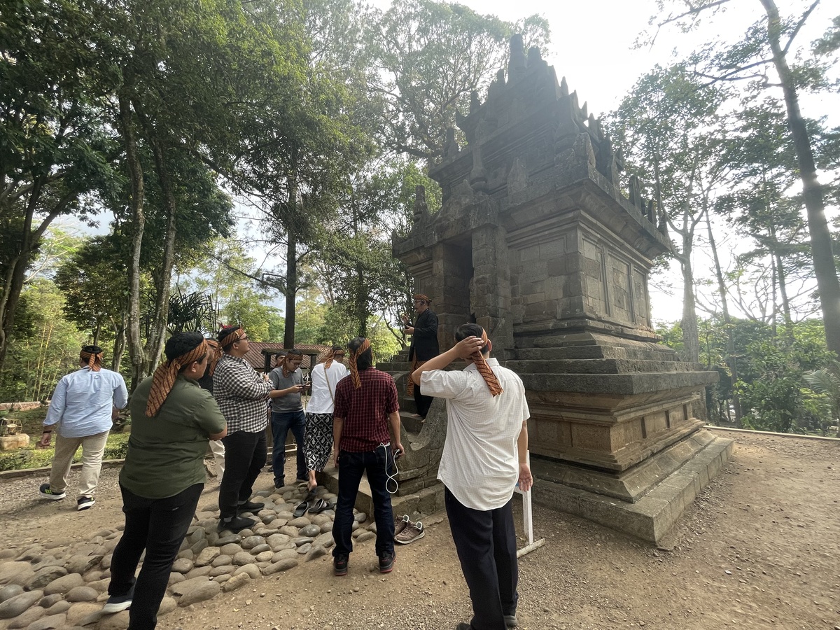 Candi Cangkuang di Kampung Adat Pulo