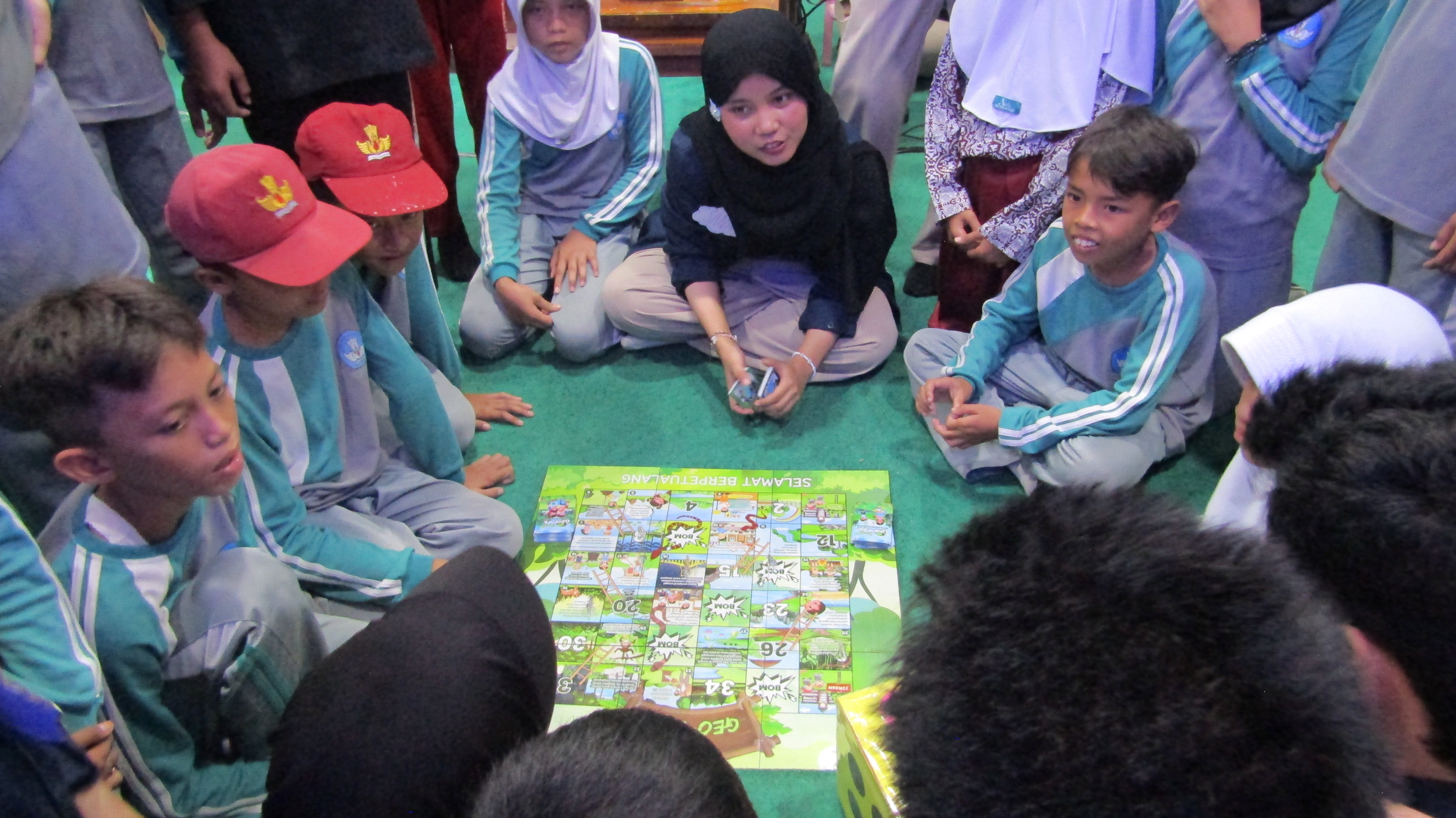 Kegiatan Bermain Sambil Belajar dengan Media Board Game | Dokumentasi Pribadi