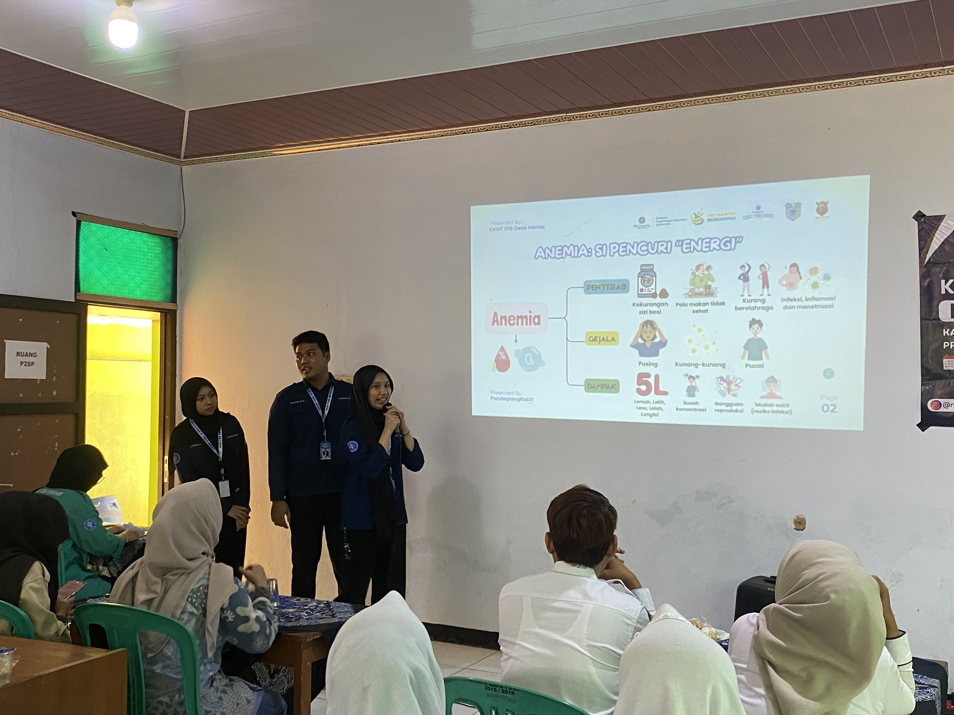 Pemaparan materi mengenai pencegahan anemia oleh KKN-T Inovasi IPB 