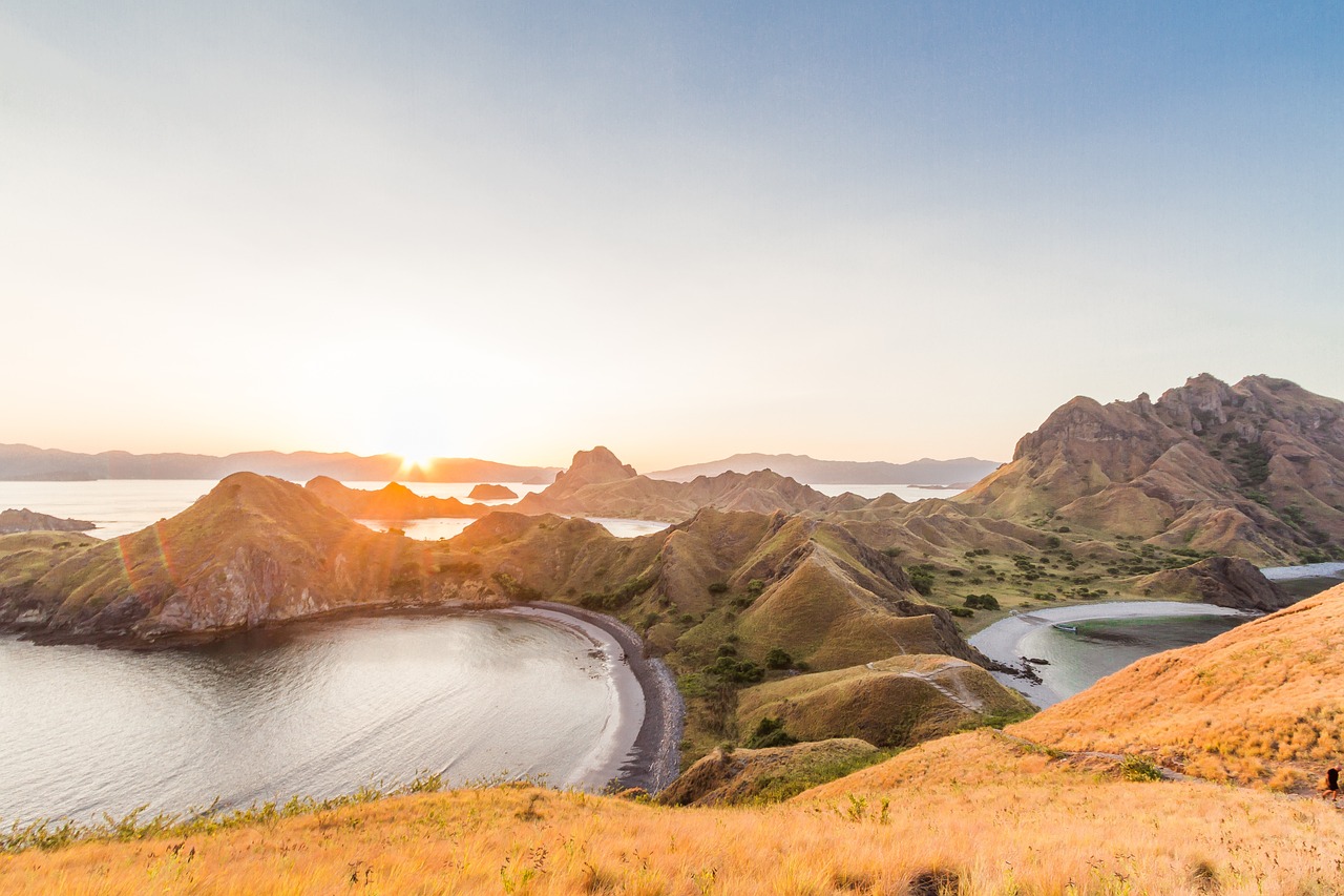Trekking Pulau Pedar TN Komodo | Foto: (Pixabay | thibaultjugain).