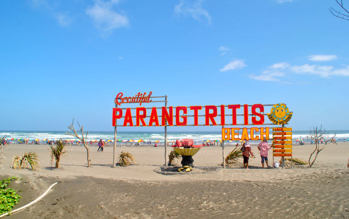 Pantai Parangtritis Yogyakarta | Foto: (bob.kemenparekraf.go.id).